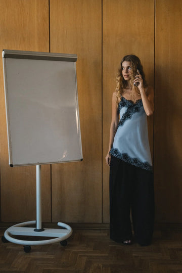 Top Celeste błękitny z czarną koronką – She is Sunday