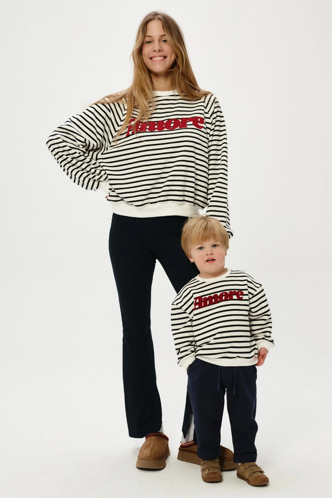 Bluza dziecięca w czarno-białe pasy z czerwonym napisem "Amore" Chiara - She Is Sunday