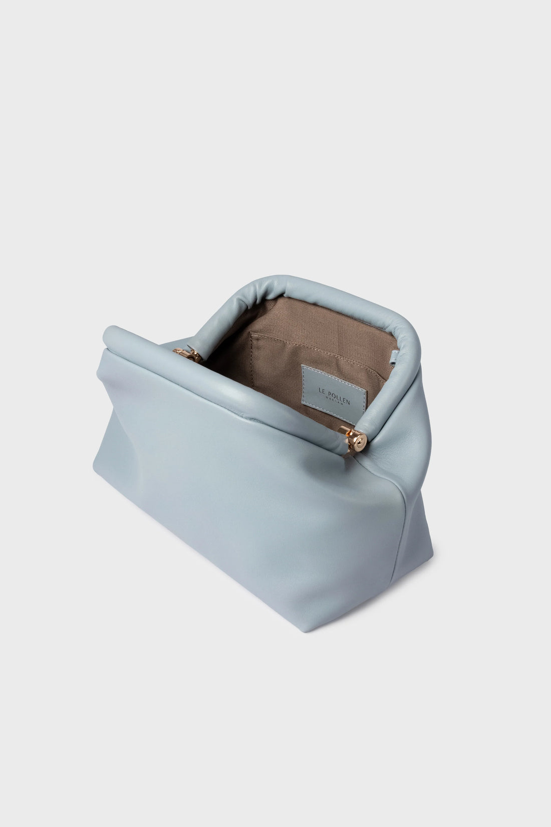 Torebka damska niebieska kopertówka z paskiem Freya Baby Blue - Le Pollen