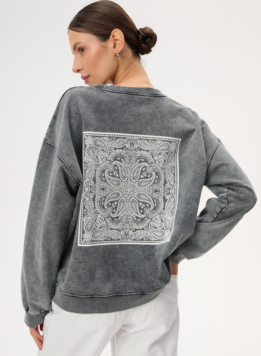 Bluza Lebrand grafitowa z nadrukiem bandany - Ben