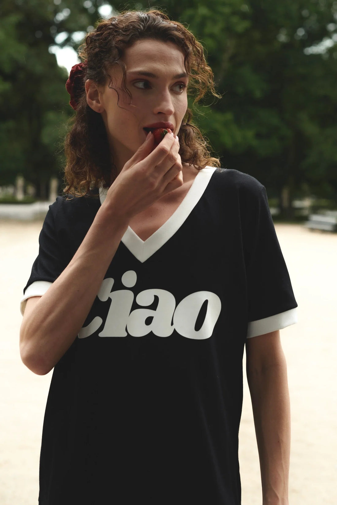 T-shirt Ciao V-neck Ciao Czarny