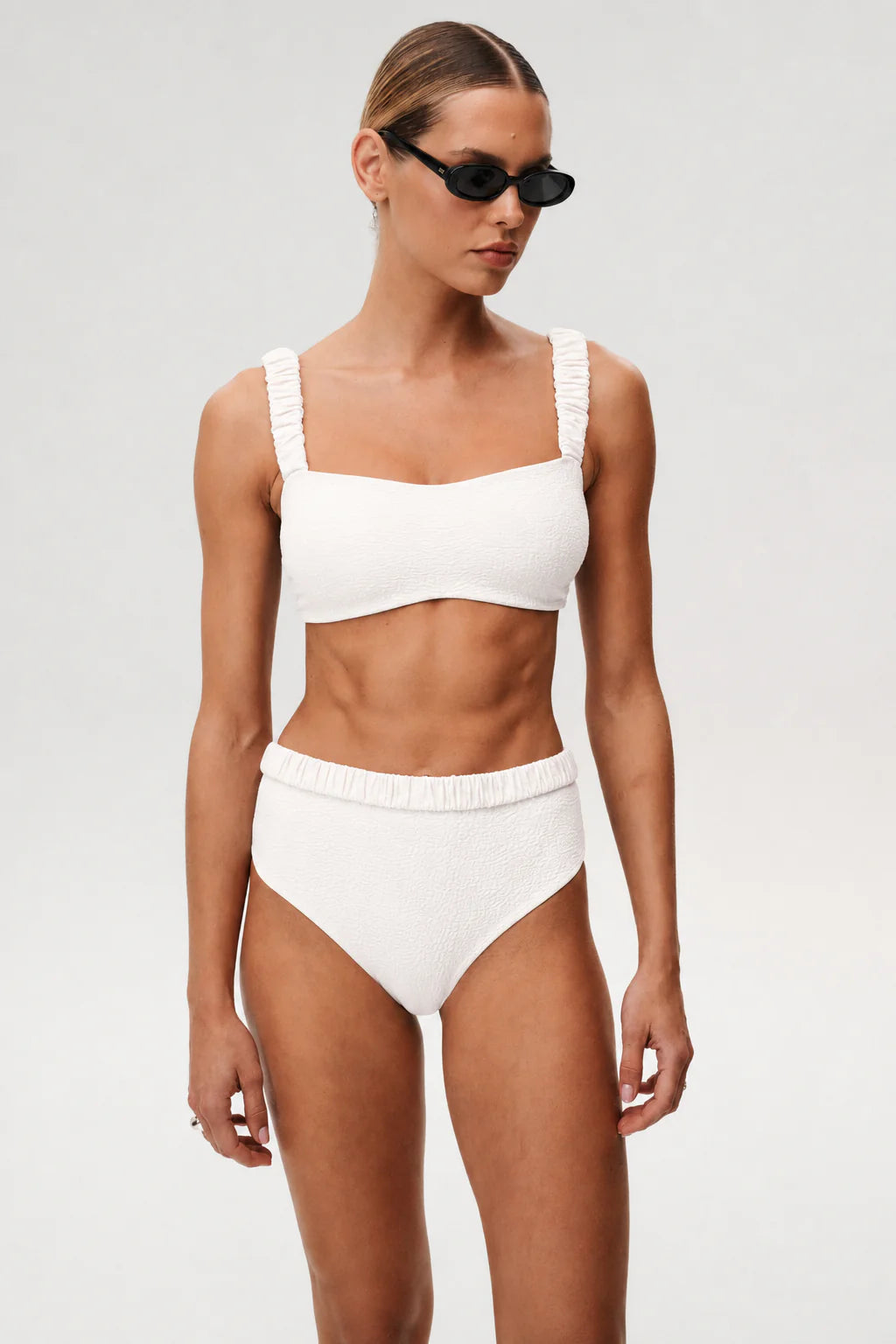 Dół od bikini damski biały marszczony Good Luck Charm - Undress Code