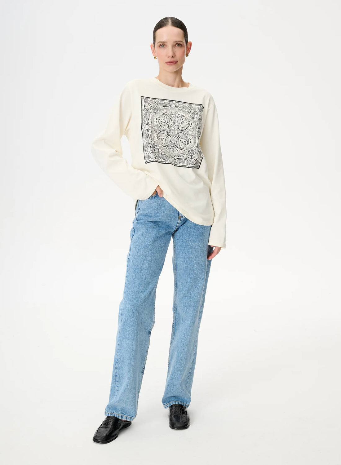 Longsleeve Lebrand kremowy z nadrukiem bandany - Nero