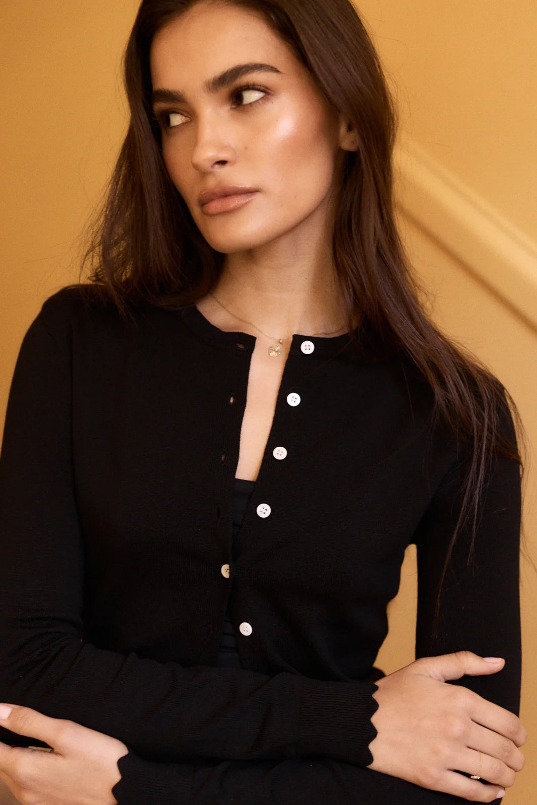 Juline Cardigan Noir - Dopasowany cardigan podkreślający sylwetkę - Le Prive